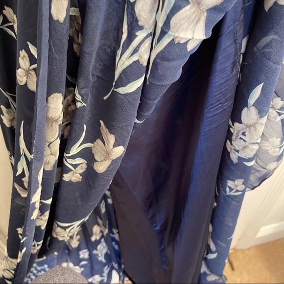 Lulu’s Formal Maxi Dress - Picture 4 of 5